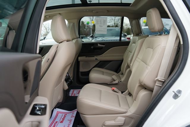 Used 2023 Lincoln Aviator AWD w/ Premium Package image 9