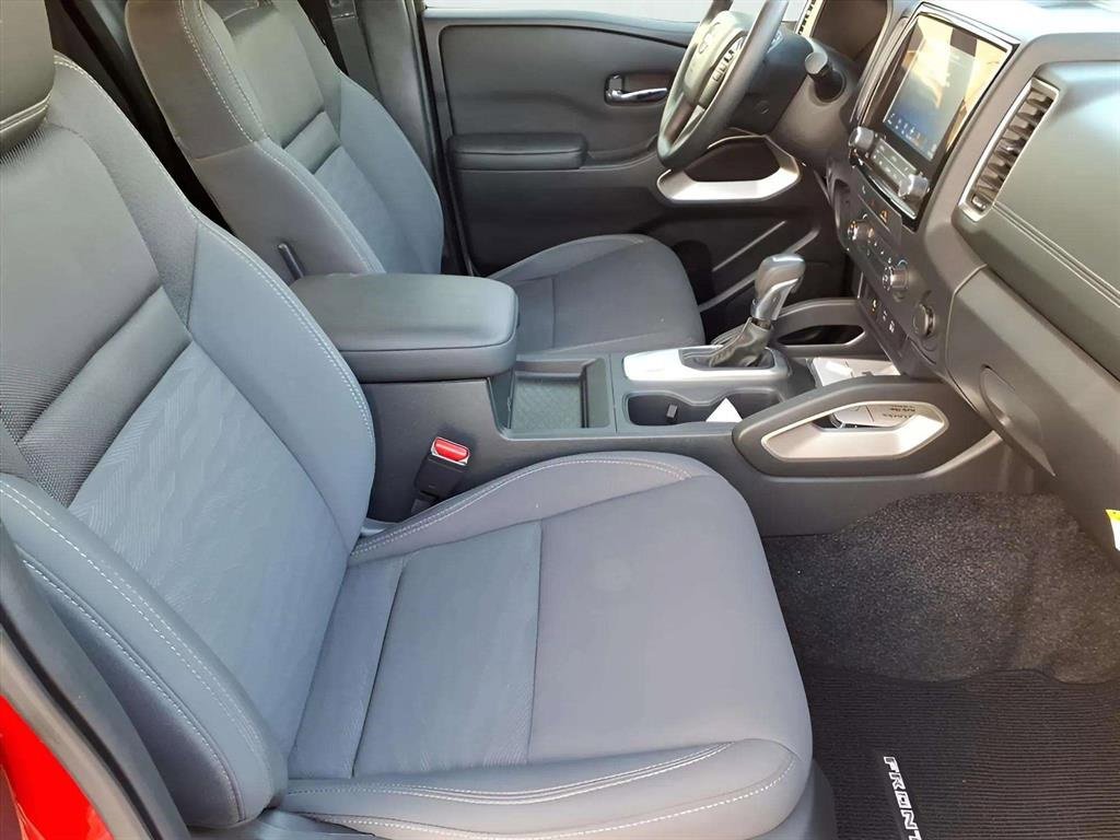 Used 2023 Nissan Frontier SV w/ Technology Package image 17