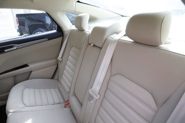 Used 2013 Ford Fusion SE image 15