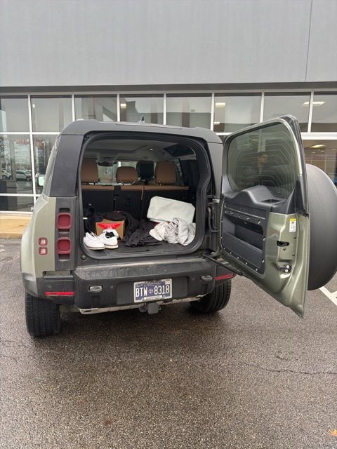 Used 2025 Land Rover Defender 110 X-Dynamic SE image 7