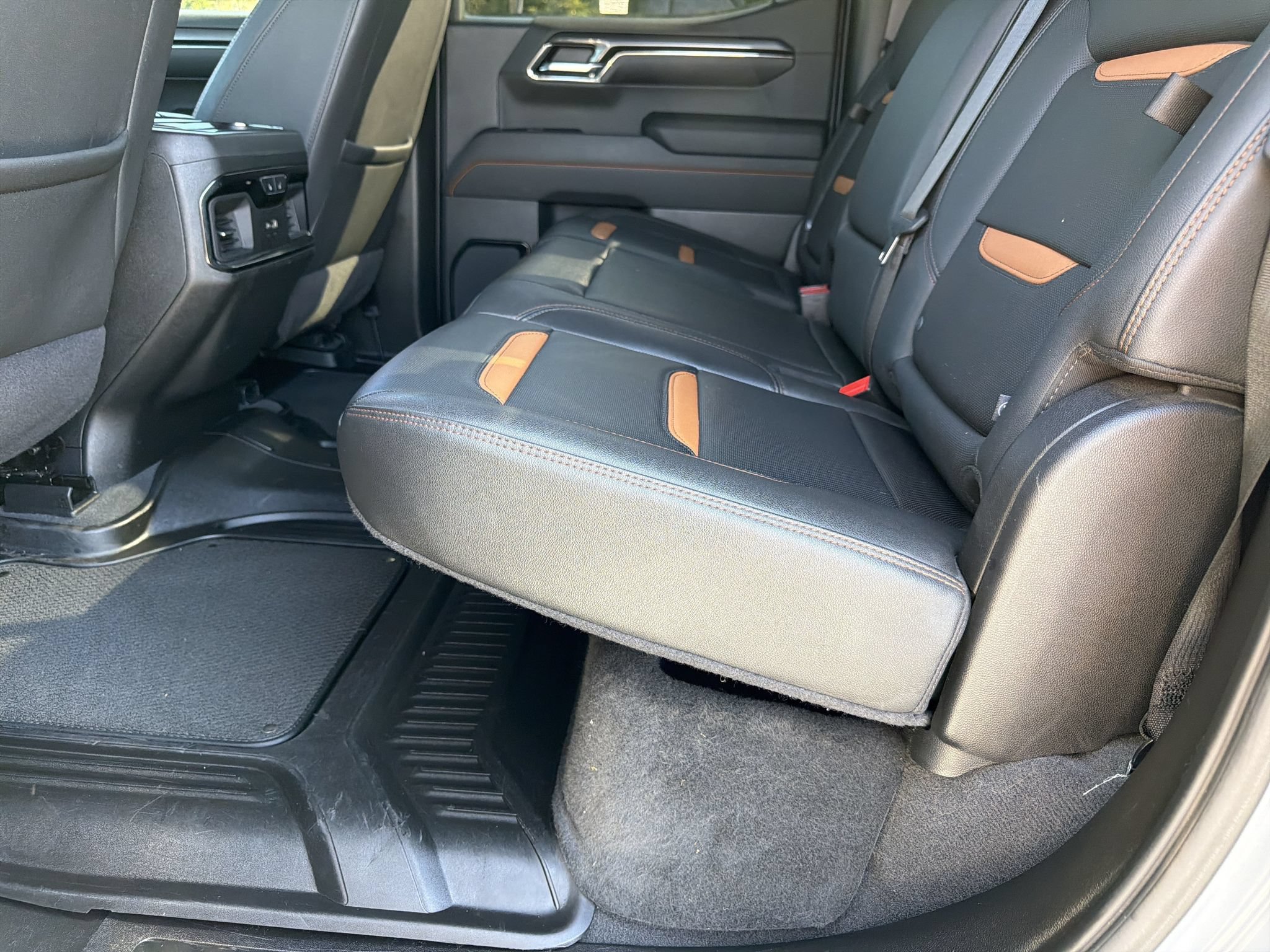 Used 2024 GMC Sierra 1500 AT4 w/ AT4 Preferred Package AWD/4WD image 18