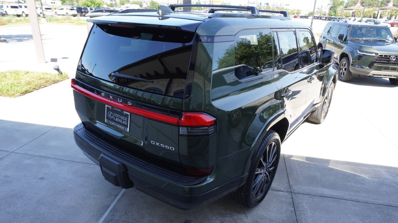 Used 2025 Lexus GX 550 w/ Accessory Package (2T) AWD/4WD image 9