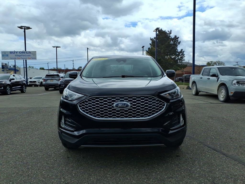 Used 2023 Ford Edge SEL w/ Convenience Package AWD/4WD image 2