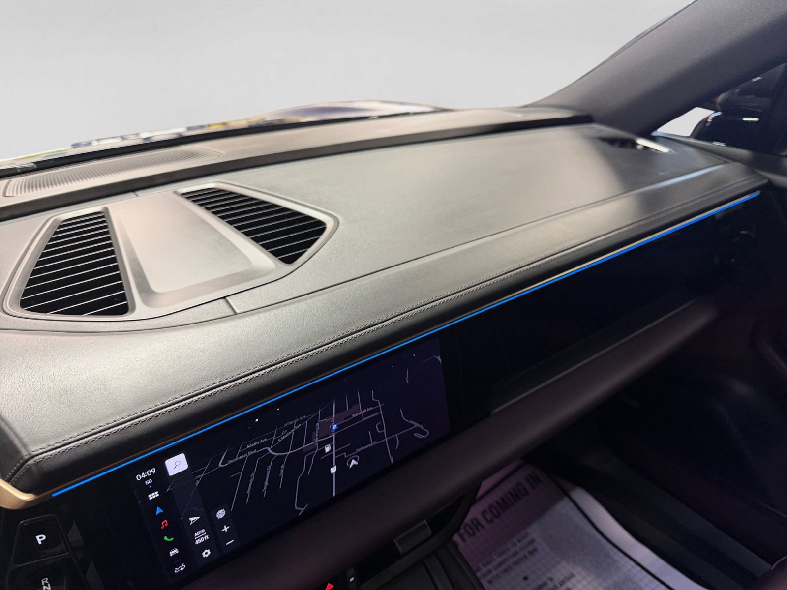 Used 2024 Porsche Macan 4 Electric image 35