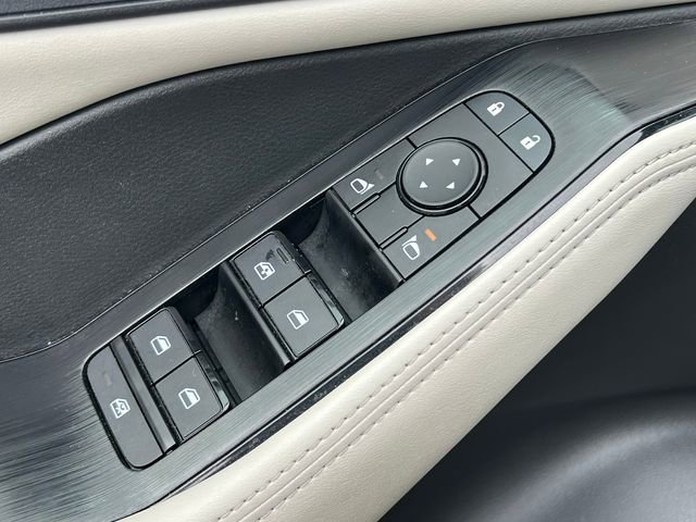 Used 2023 Nissan Rogue SV w/ SV Premium B Package image 15