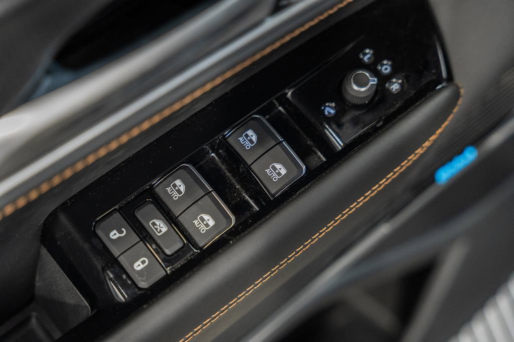 New 2024 Jeep Grand Wagoneer Series III w/ HD Trailer Tow Package image 45