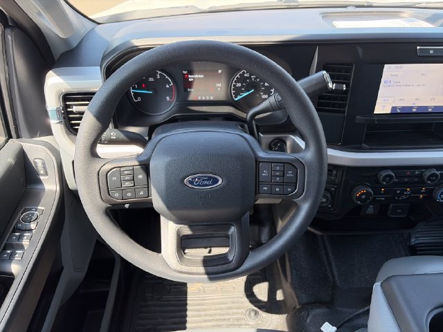 New 2026 Ford F550 4x4 Crew Cab image 10