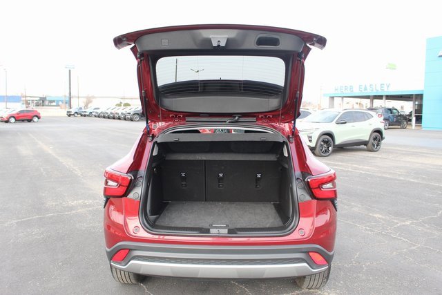 Used 2025 Chevrolet Trax LT w/ LT Convenience Package image 19