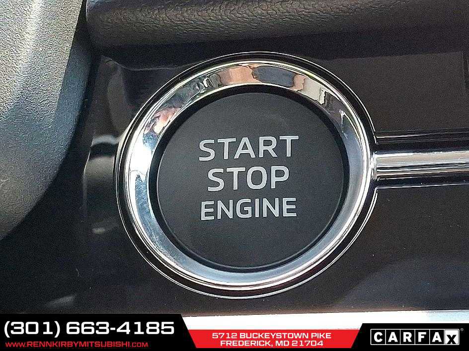 New 2025 Mitsubishi Outlander SE image 14