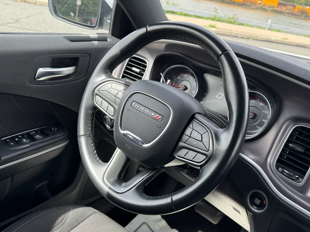 Used 2022 Dodge Charger SXT image 11