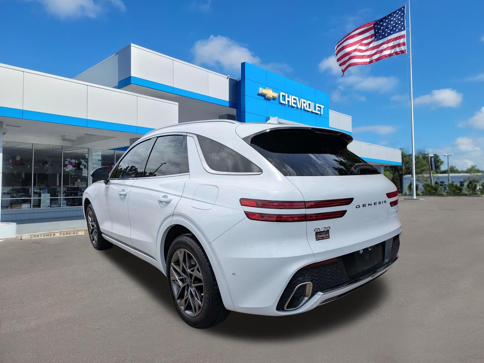 Used 2023 Genesis GV70 2.5T w/ Advanced Package AWD/4WD image 5
