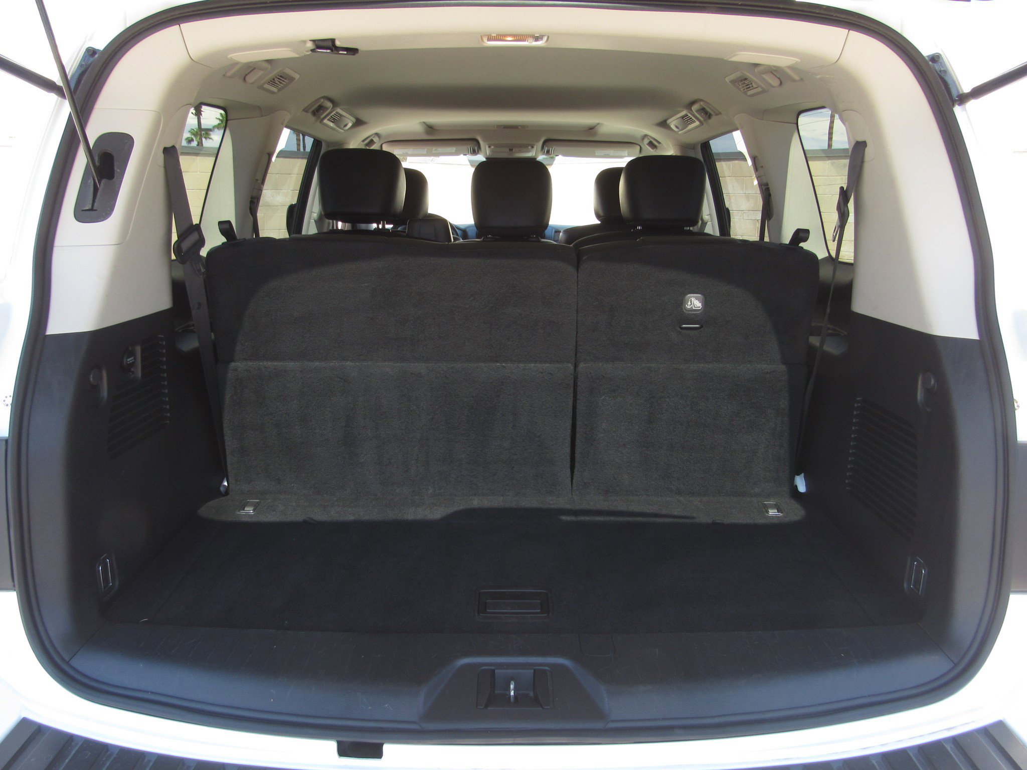 Used 2024 Nissan Armada SL image 13