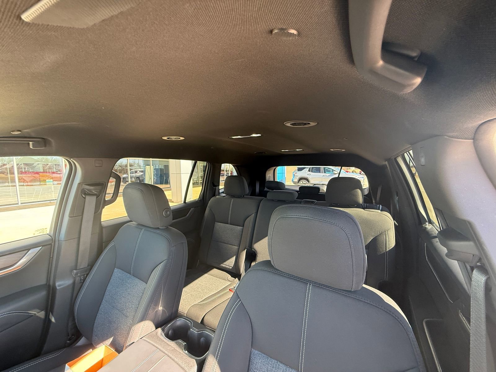 Used 2025 GMC Acadia Elevation image 11