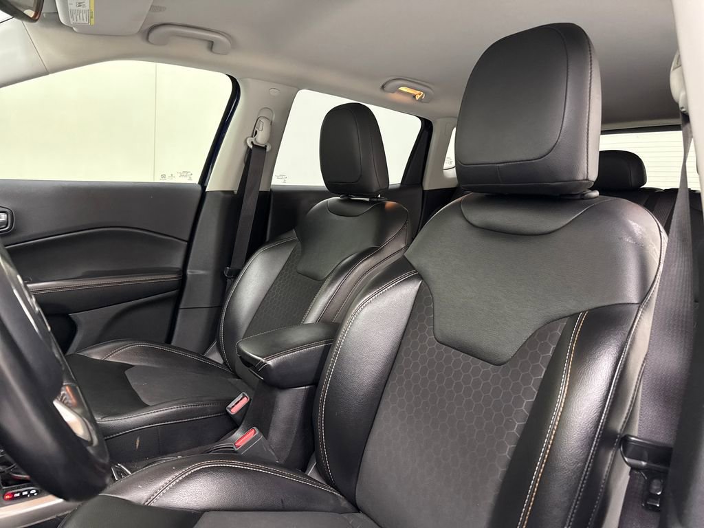 Used 2020 Jeep Compass Latitude w/ Cold Weather Group AWD/4WD image 14