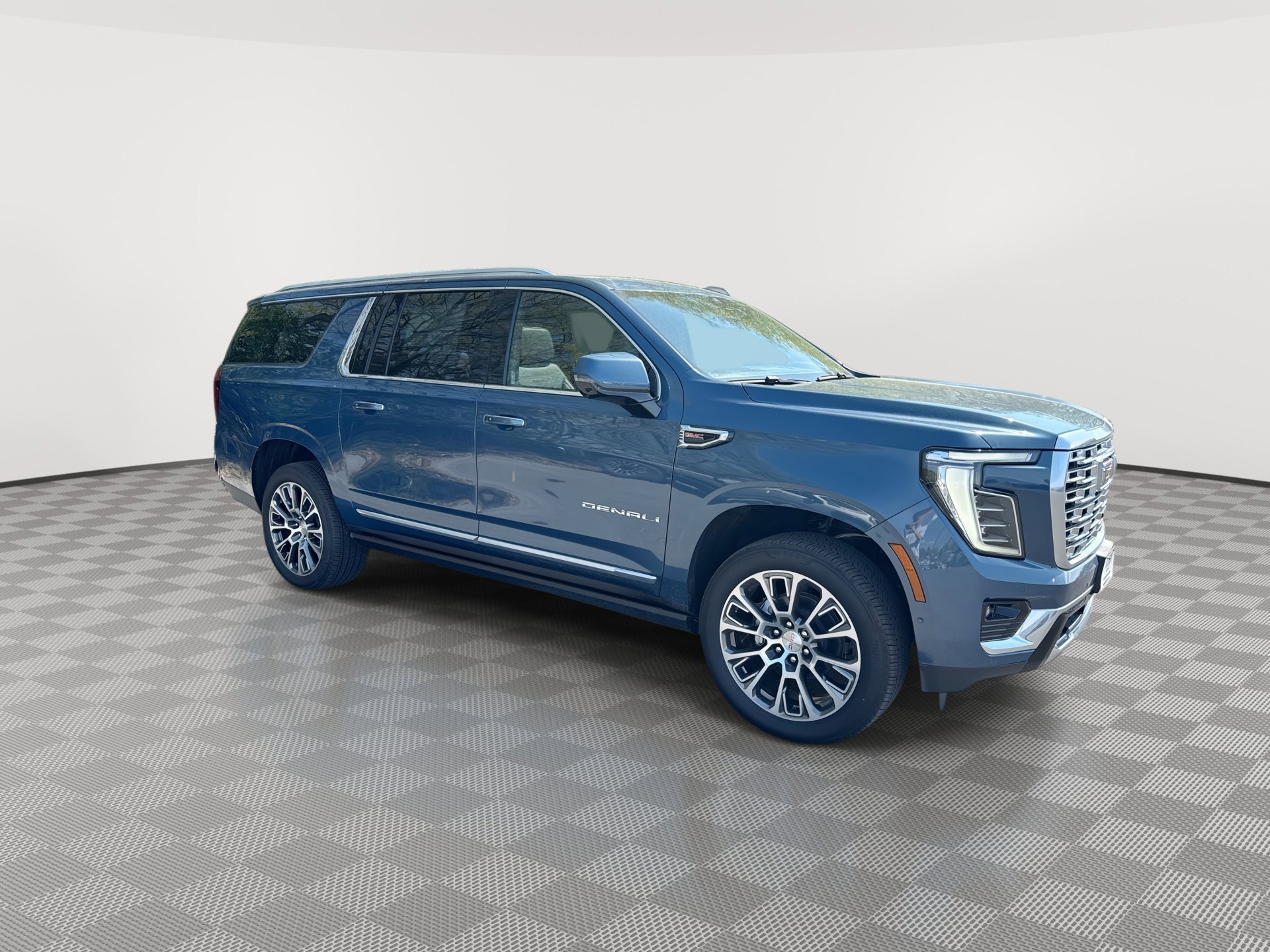 New 2026 GMC Yukon XL Denali w/ Sun & Power Step Package image 2