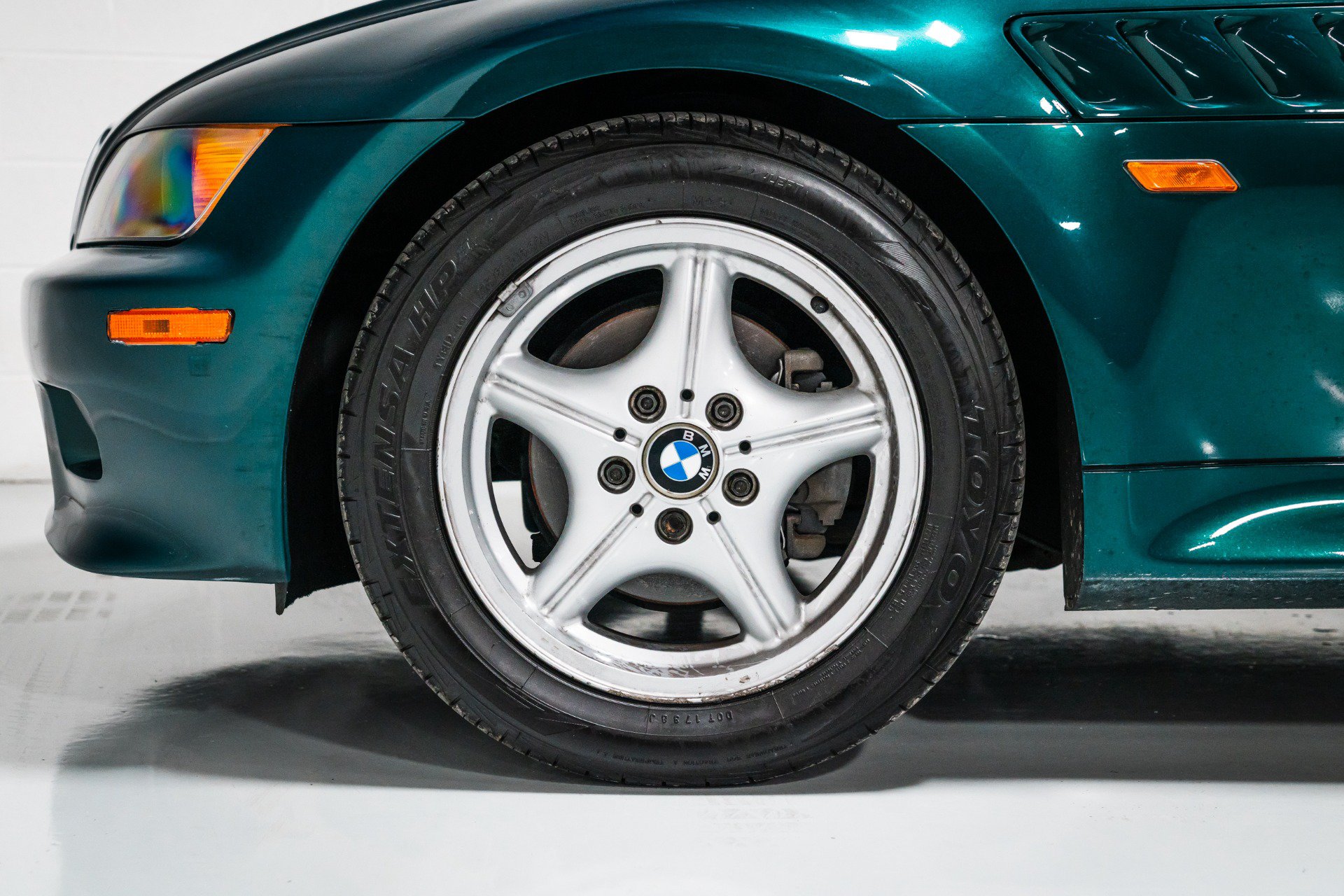 Used 1999 BMW Z3 2.5i RWD image 9