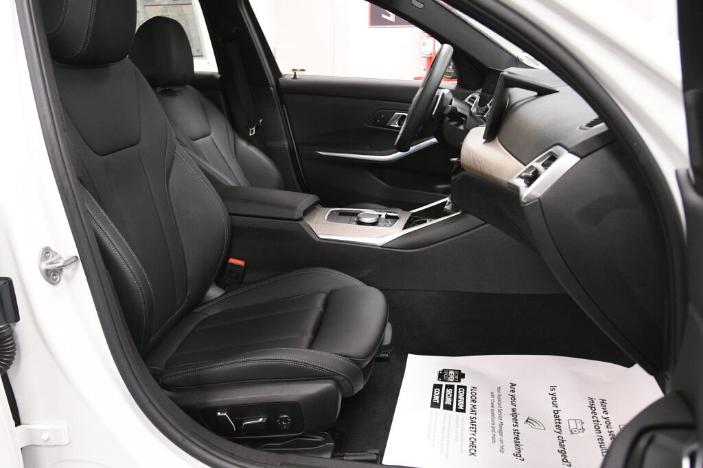 Used 2025 BMW 330i xDrive Sedan image 26