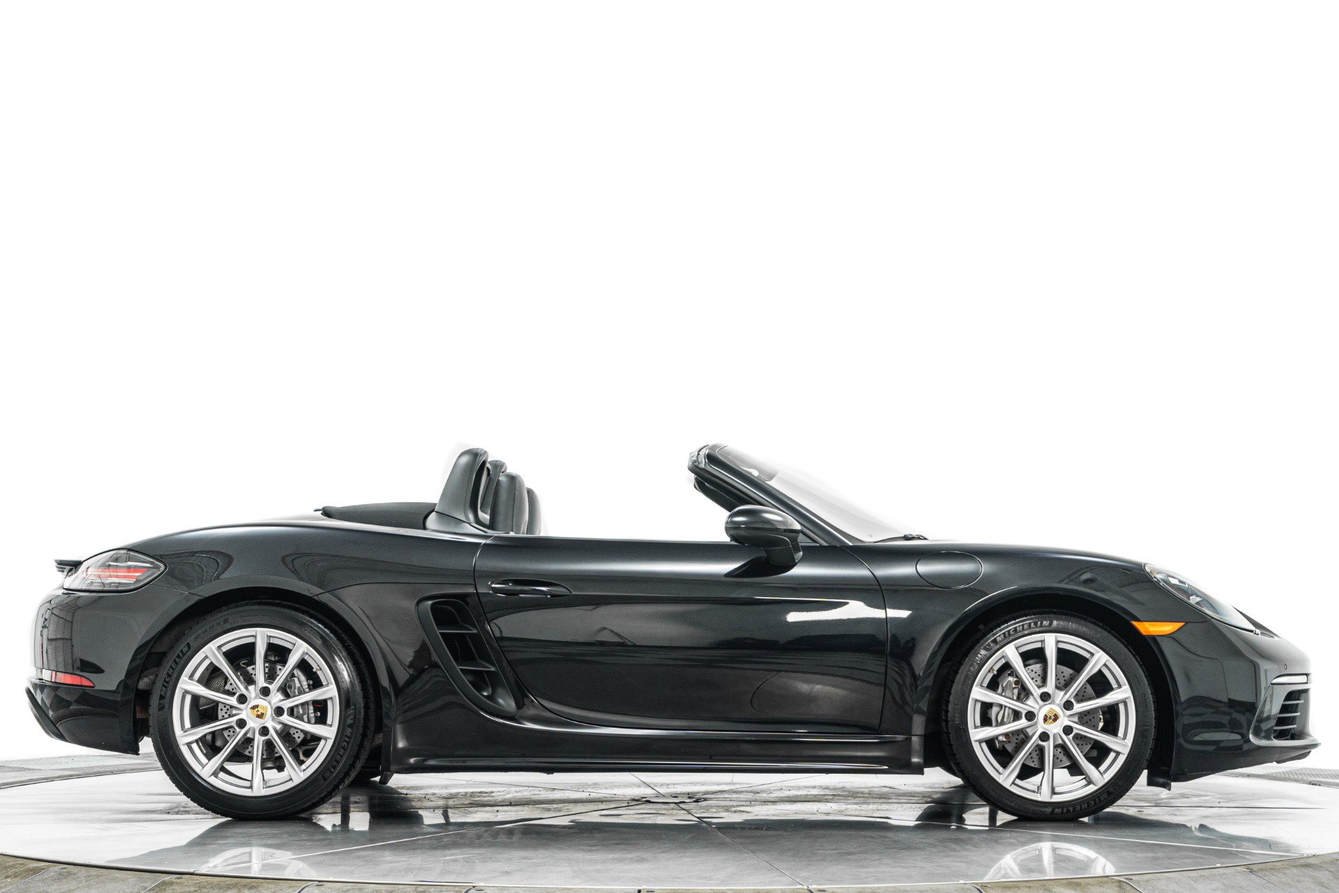 Used 2017 Porsche 718 Boxster RWD image 43