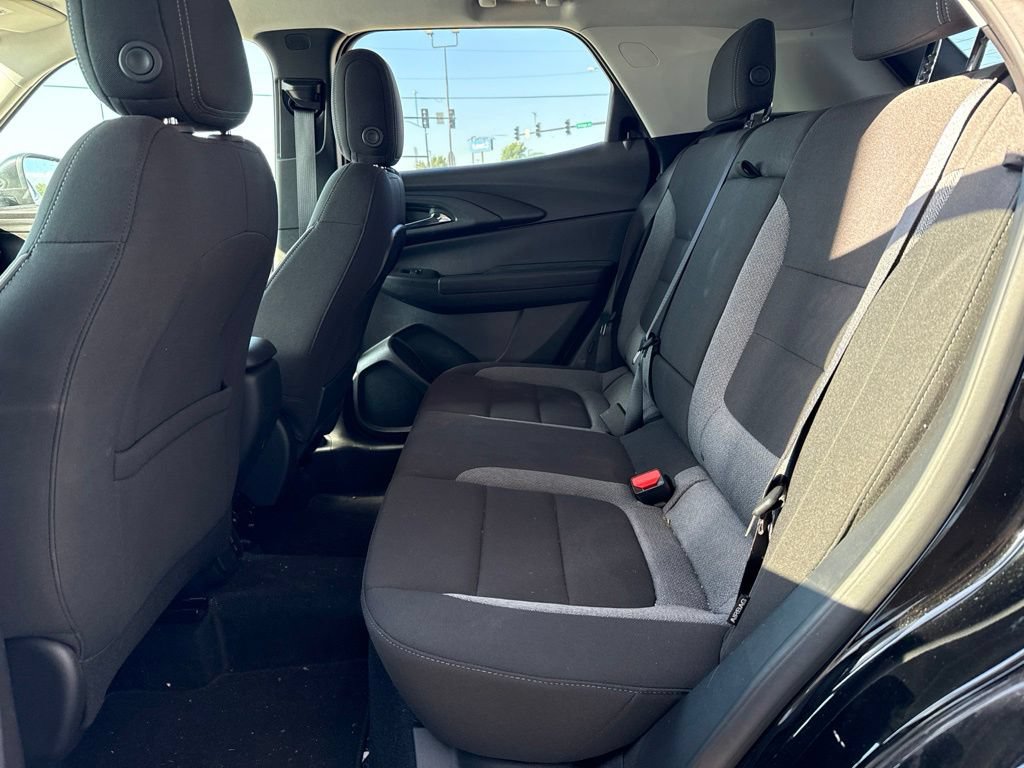 Used 2025 Chevrolet TrailBlazer LT w/ Convenience Package AWD/4WD image 17