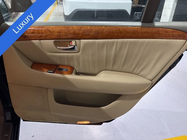 Used 2004 Lexus LS 430 RWD image 32