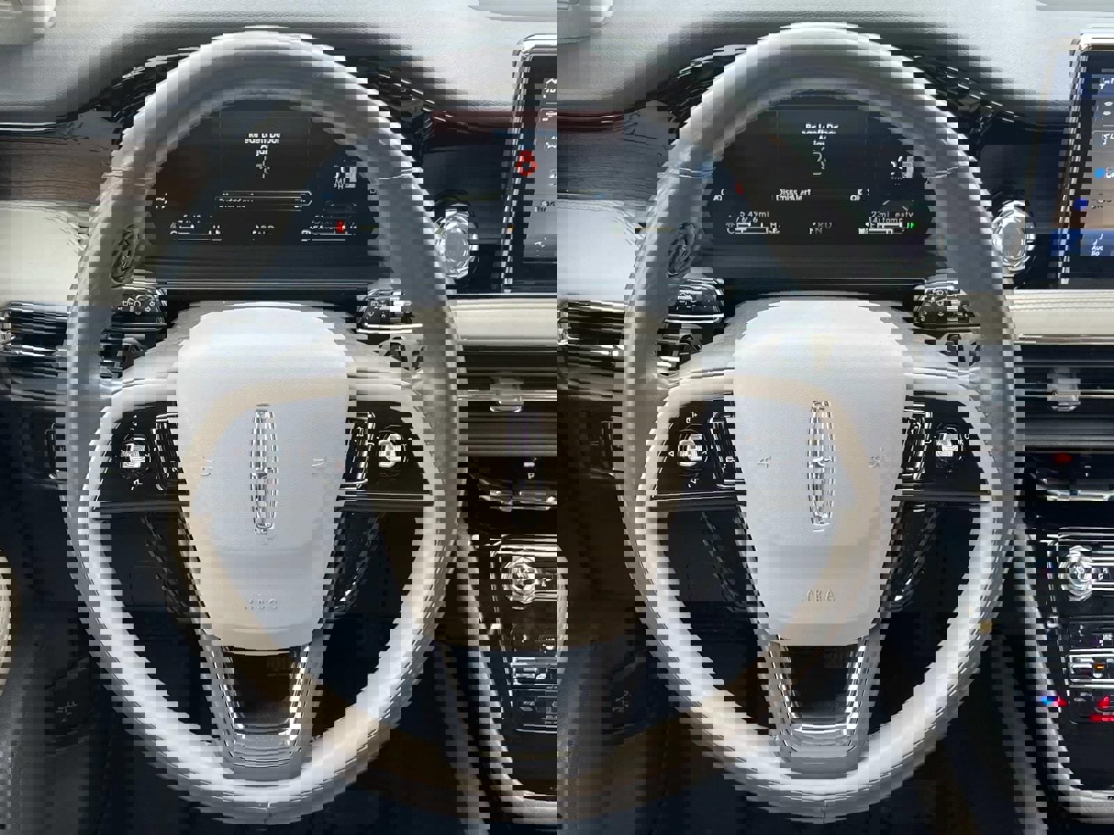 Used 2020 Lincoln Corsair Reserve w/ Equipment Group 201A image 24