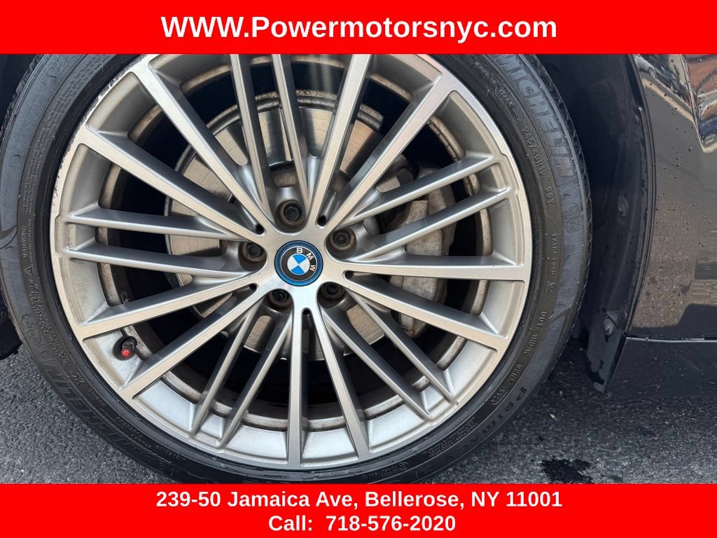 Used 2019 BMW 530e w/ Convenience Package RWD image 17