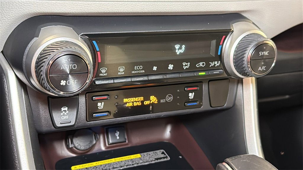 Used 2020 Toyota RAV4 Limited image 31