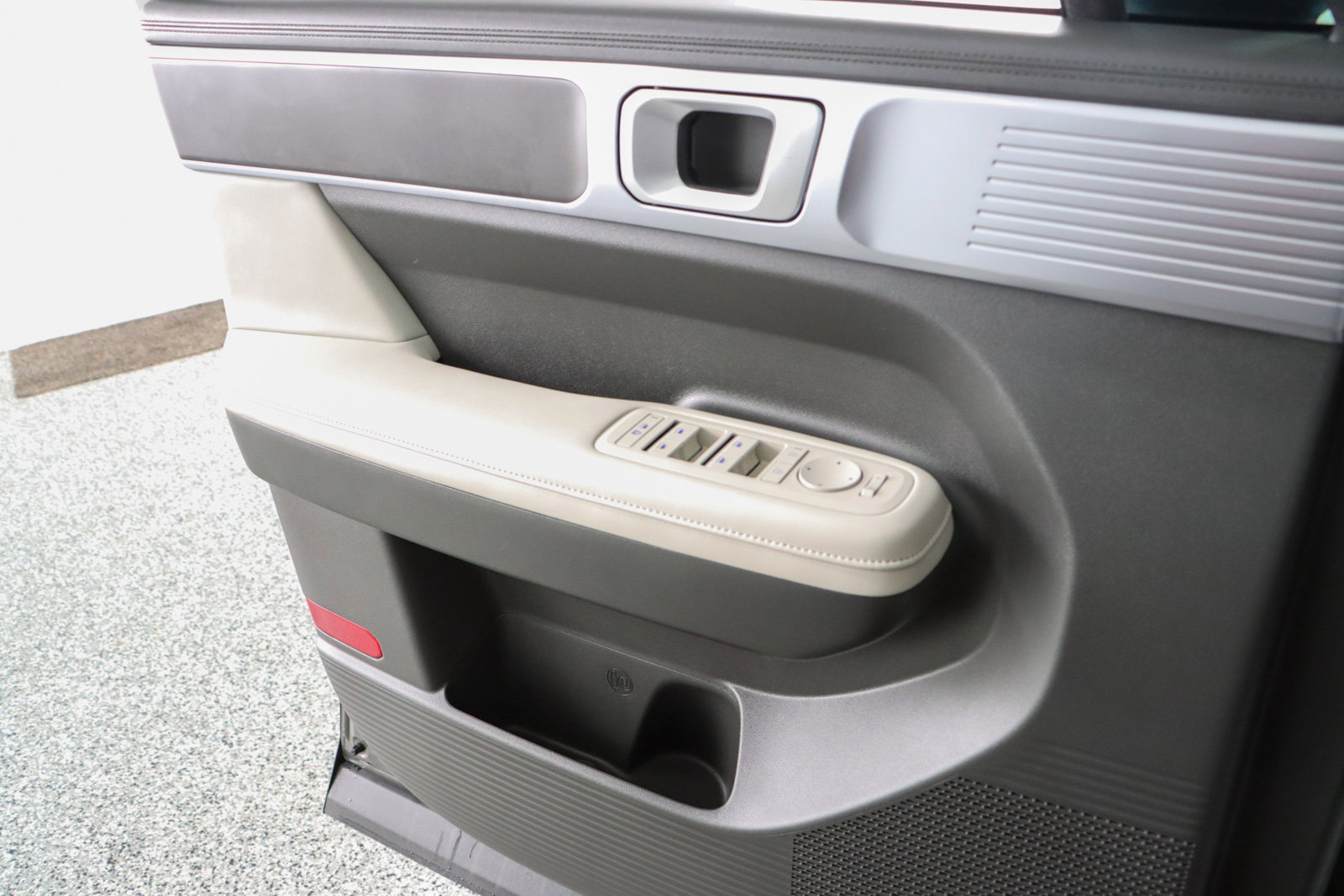 Used 2025 Hyundai Santa Fe SEL FWD image 21