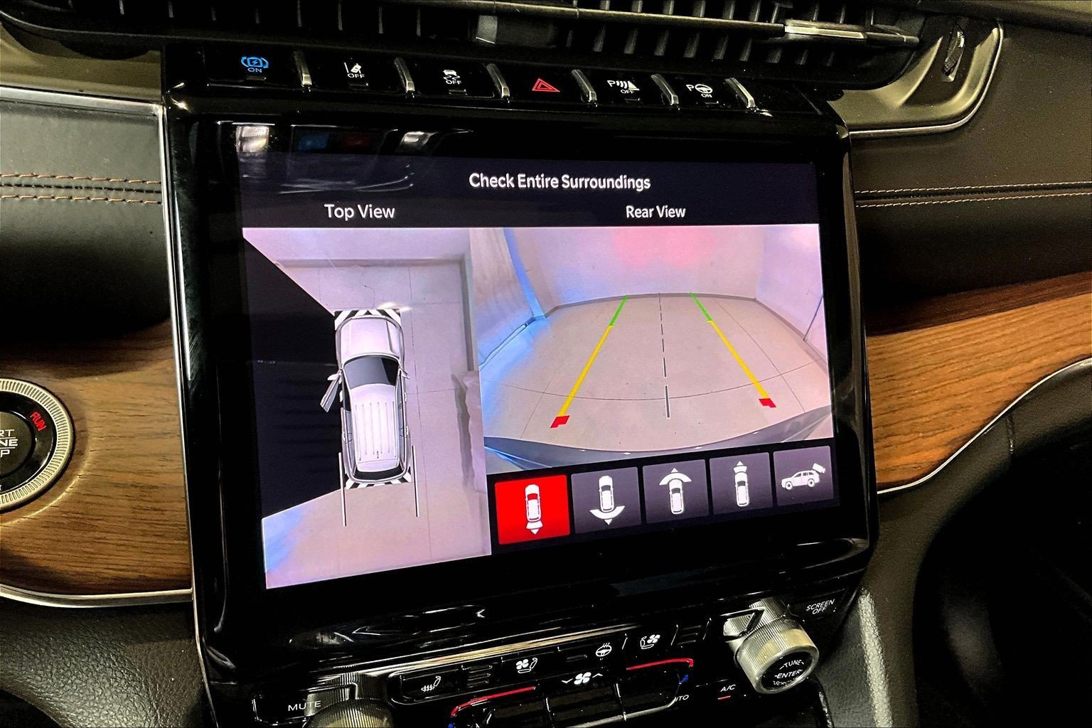 Used 2022 Jeep Grand Cherokee Summit AWD/4WD image 15