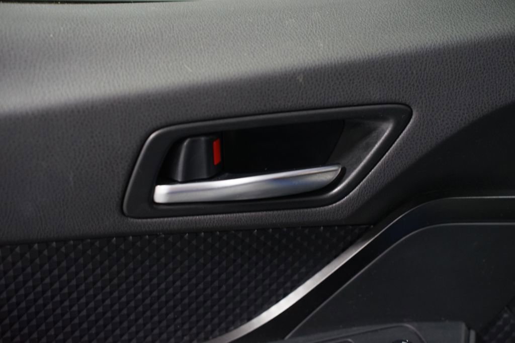 Used 2018 Toyota C-HR XLE image 28