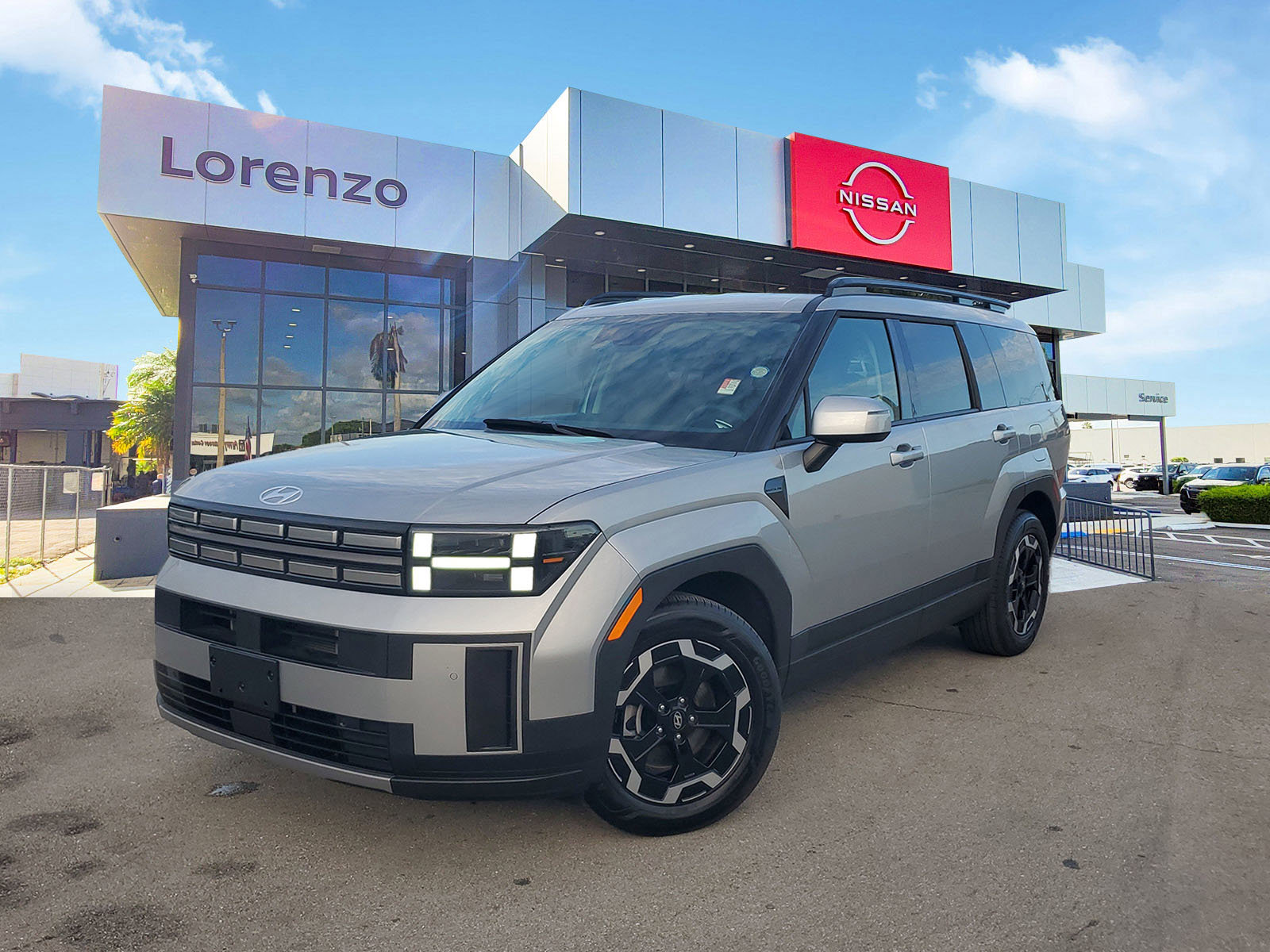 Used 2025 Hyundai Santa Fe SEL image 1