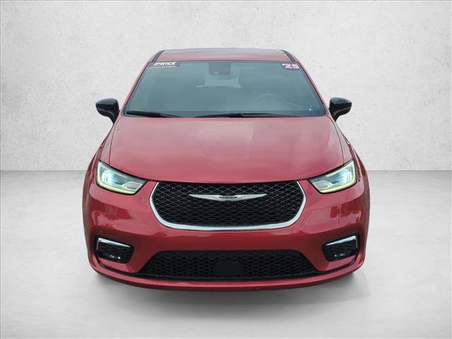 Used 2025 Chrysler Pacifica Select FWD video 2