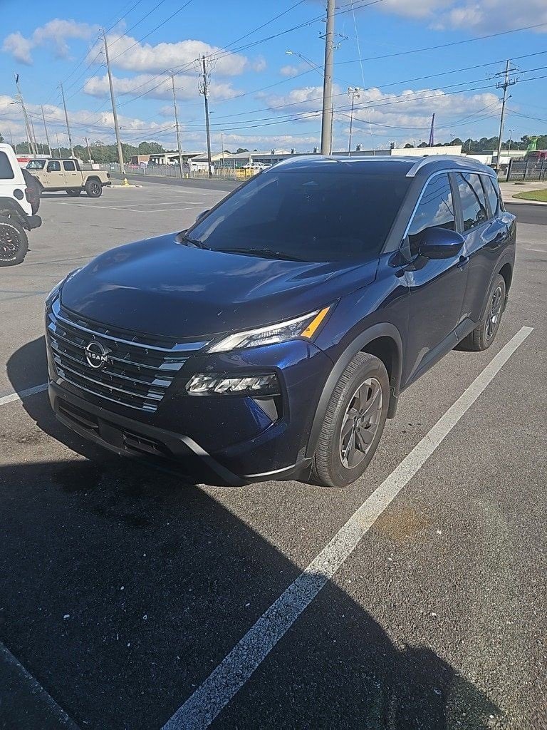 Used 2025 Nissan Rogue SV w/ SV Premium Package