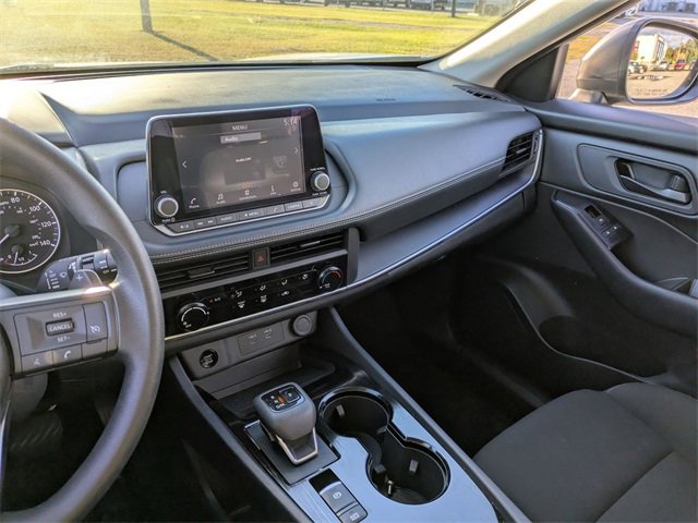 Used 2024 Nissan Rogue S image 19