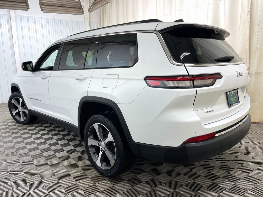 Used 2023 Jeep Grand Cherokee L Limited w/ Luxury Tech Group II image 22