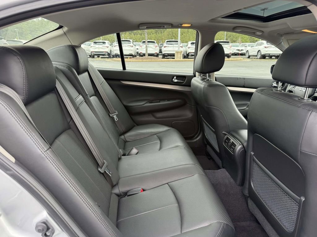 Used 2015 INFINITI Q40 AWD w/ Navigation Package image 16