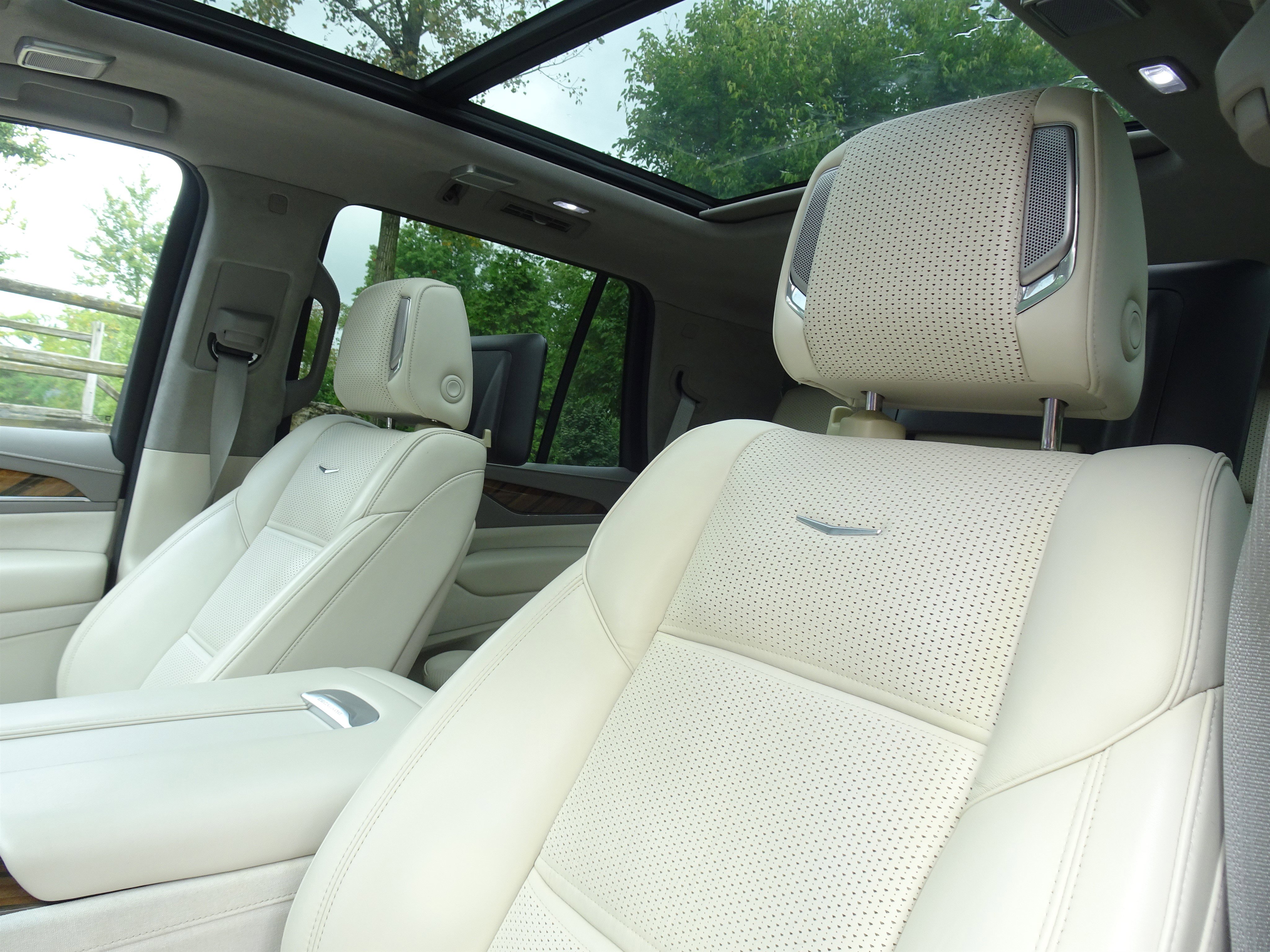 Used 2023 Cadillac Escalade Sport Platinum image 15