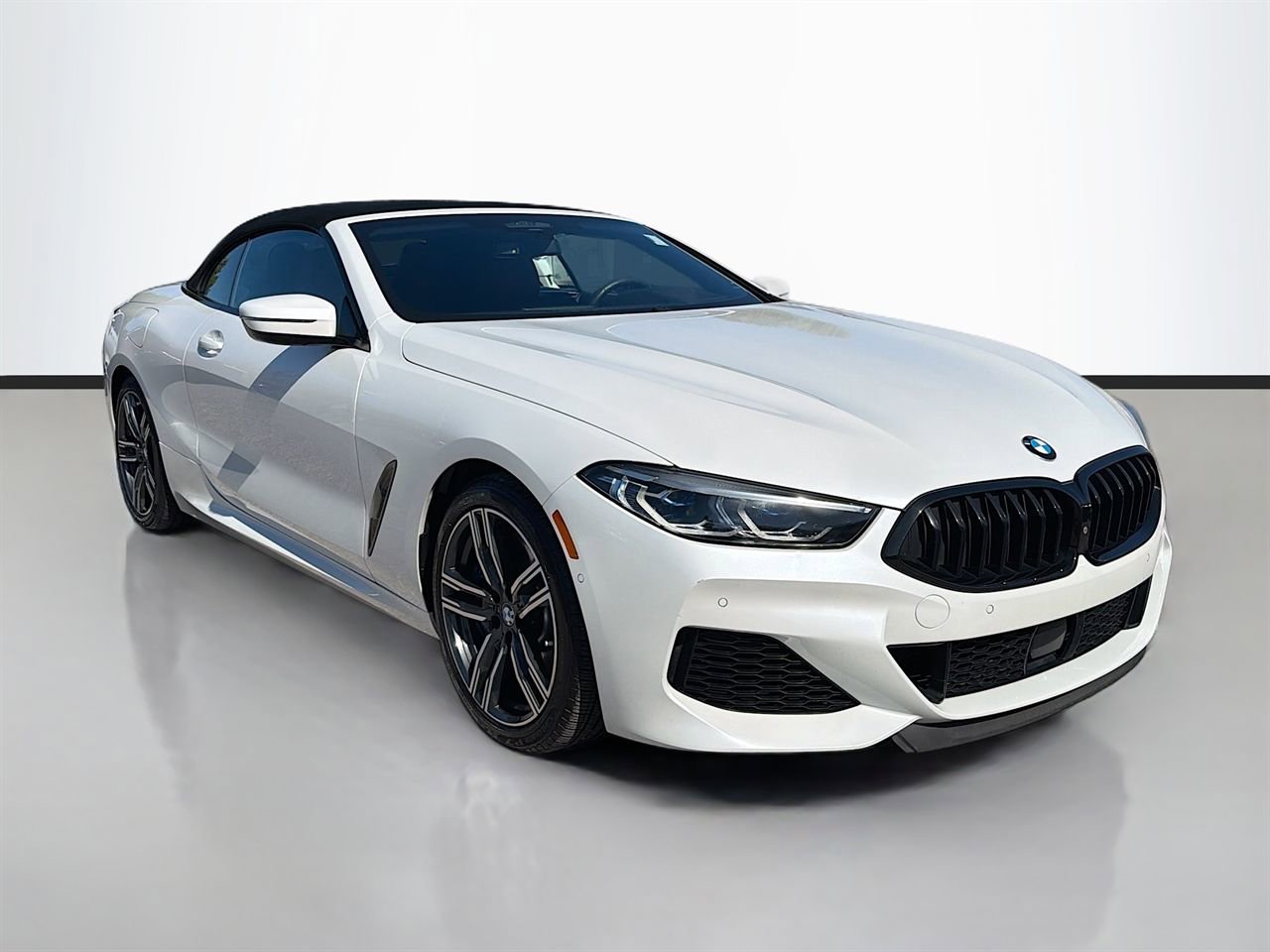 Used 2019 BMW M850i xDrive Convertible image 2