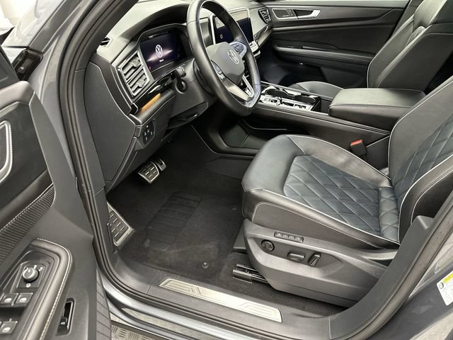 Used 2025 Volkswagen Atlas Cross Sport SEL Premium R-Line AWD/4WD image 11