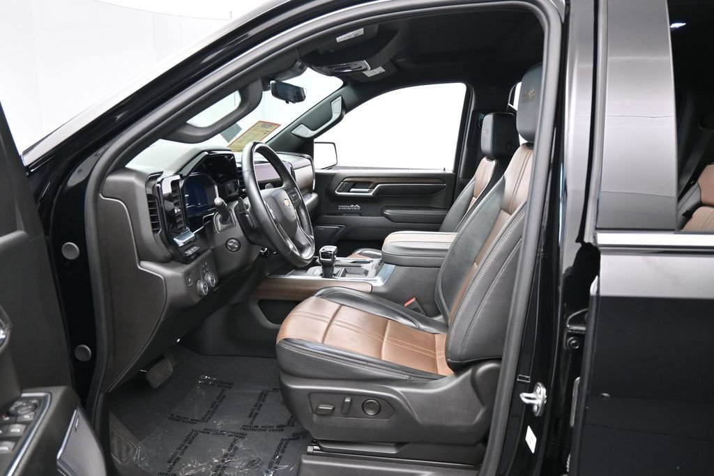 Used 2024 Chevrolet Silverado 1500 High Country w/ Technology Package RWD image 10