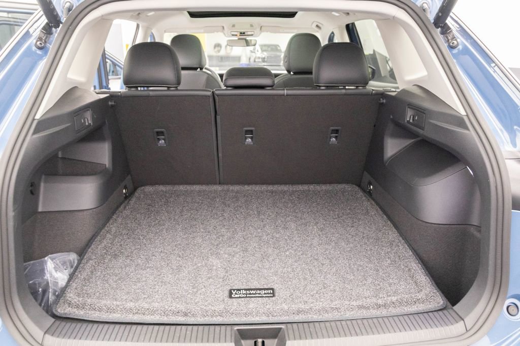 Used 2025 Volkswagen Tiguan SE image 25