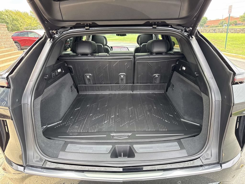 Certified 2024 Cadillac Lyriq Luxury w/ LPO, Floor Liner Package AWD/4WD image 25