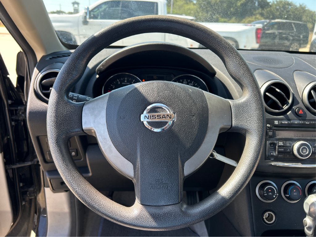 Used 2014 Nissan Rogue S FWD image 16