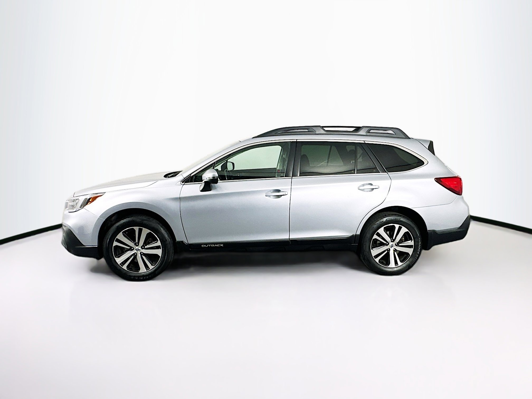 Used 2018 Subaru Outback 2.5i Limited image 4