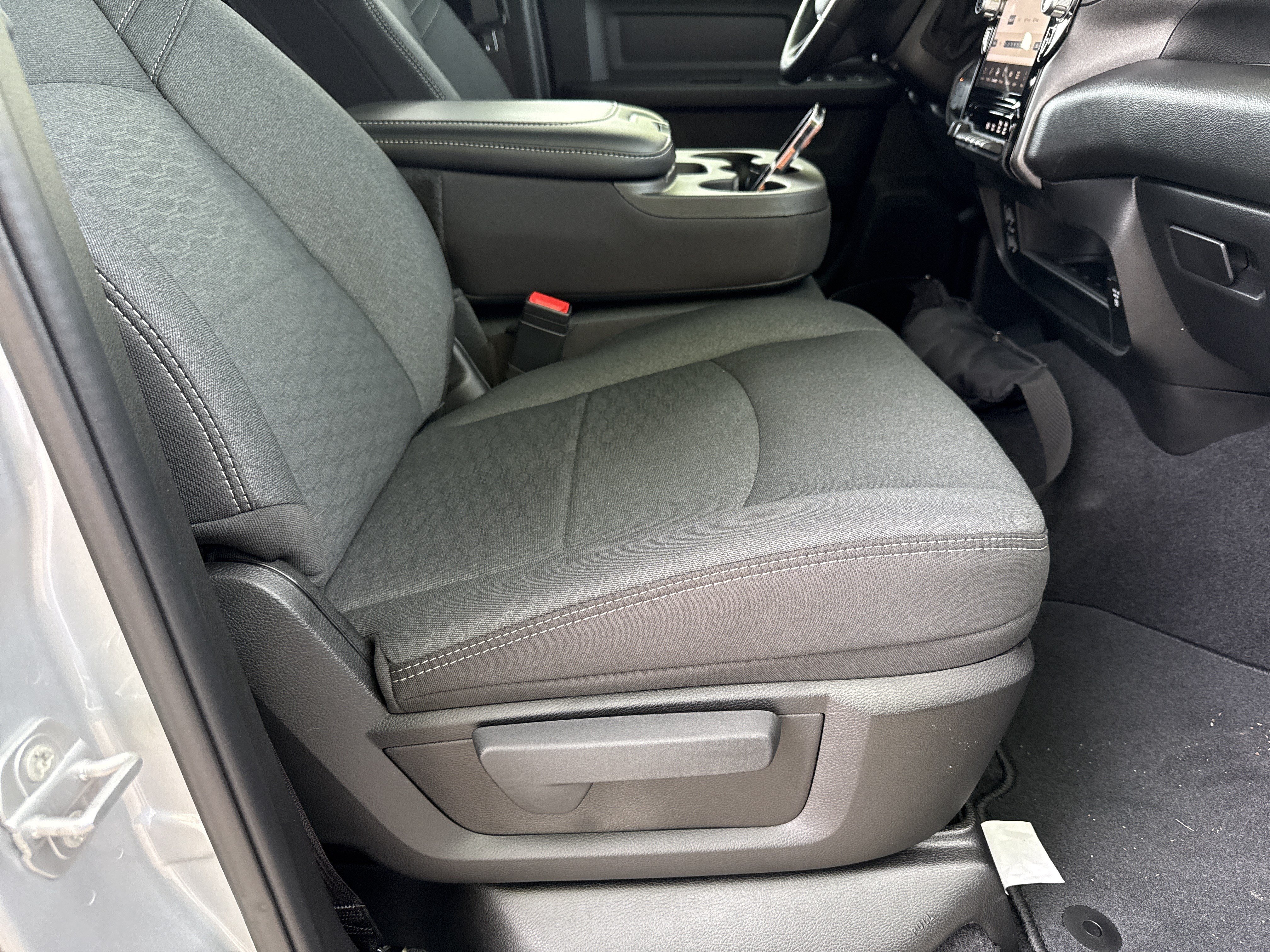 New 2026 RAM 3500 Tradesman AWD/4WD image 15