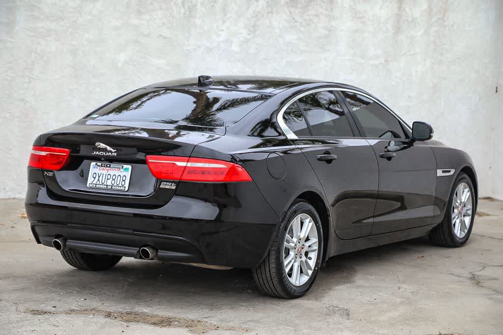 Used 2018 Jaguar XE Premium AWD/4WD image 4