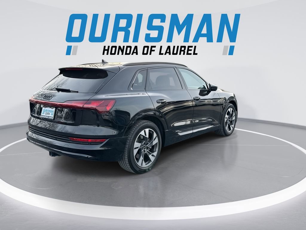Used 2023 Audi e-tron Premium image 8