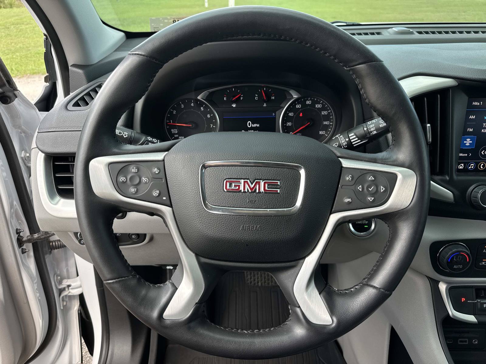 Used 2022 GMC Terrain SLT w/ LPO, Floor Liner Package FWD image 31