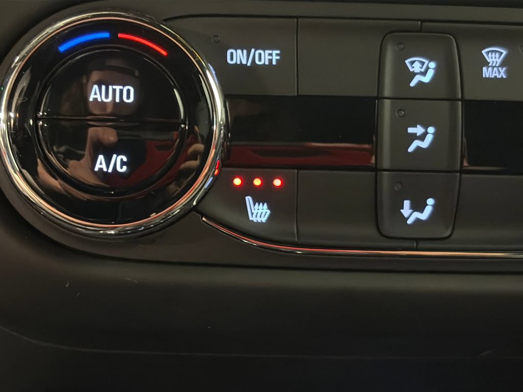 Used 2023 Chevrolet TrailBlazer RS w/ Convenience Package AWD/4WD image 43