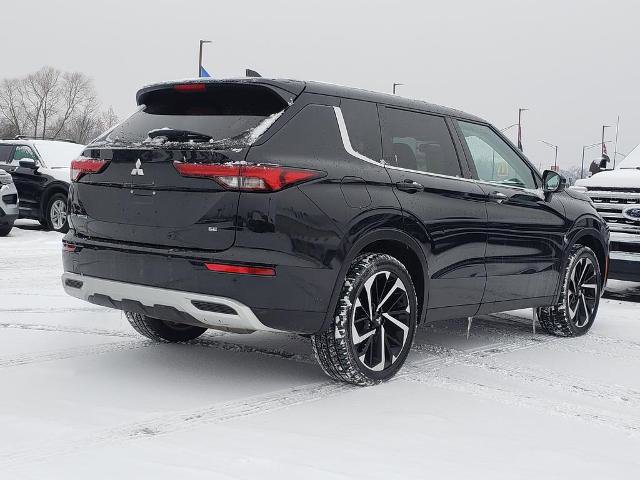 Used 2022 Mitsubishi Outlander SE FWD image 2